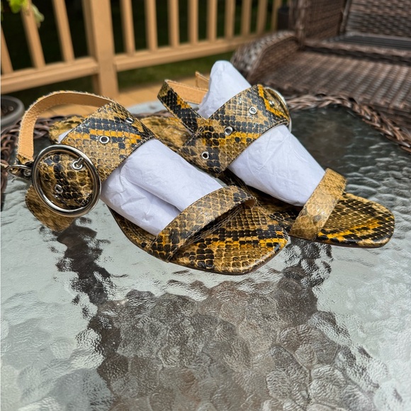 TopShop Snake Print Black/Yellow Slingback Womens Sandals 2 inch heel size 6.5 - Picture 2 of 9